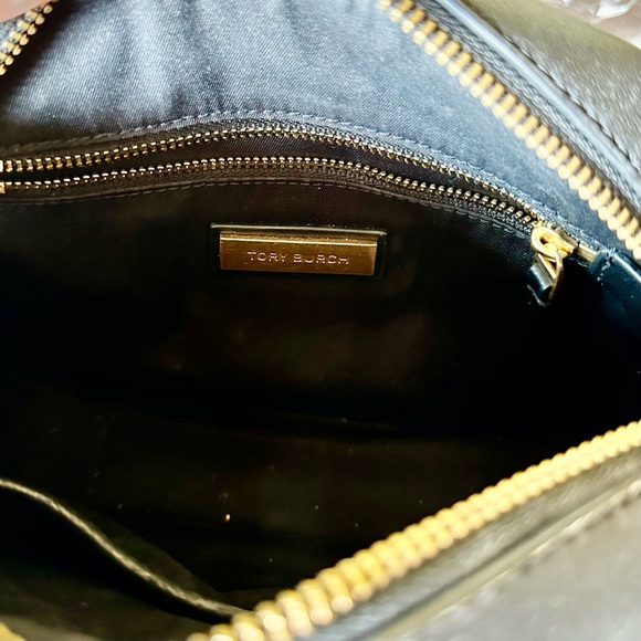 Tory Burch Fleming Camera Bag - Picture 4 of 7